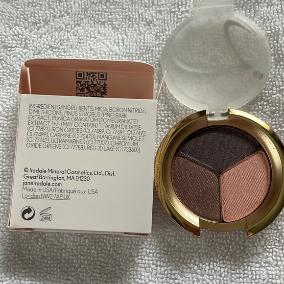 Eye shadow - Picture 3 of 3